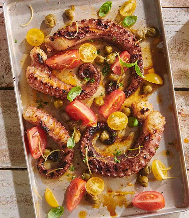 Grillad bläckfisk med ponzusås och kapris
