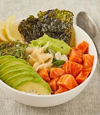 Japansk-inspirerad poké bowl