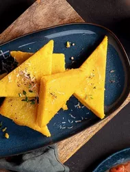 Lätt oststekt polenta