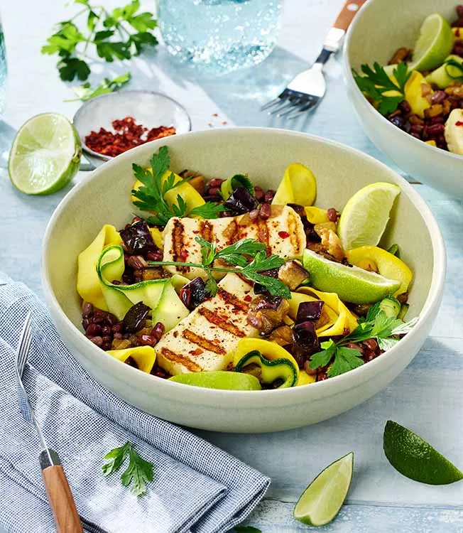 Zucchini-, bön- och auberginesallad