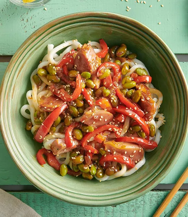 Teriyaki öl-fläsklägg med udon