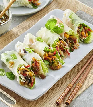 Färska vårrullar med teriyaki-aubergine