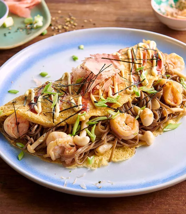 Omusoba omelett med räkor och svamp