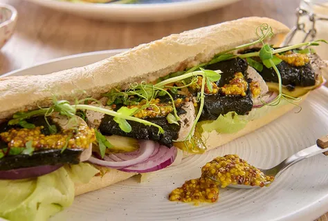 Svensk smörgås med tofu i sillstil