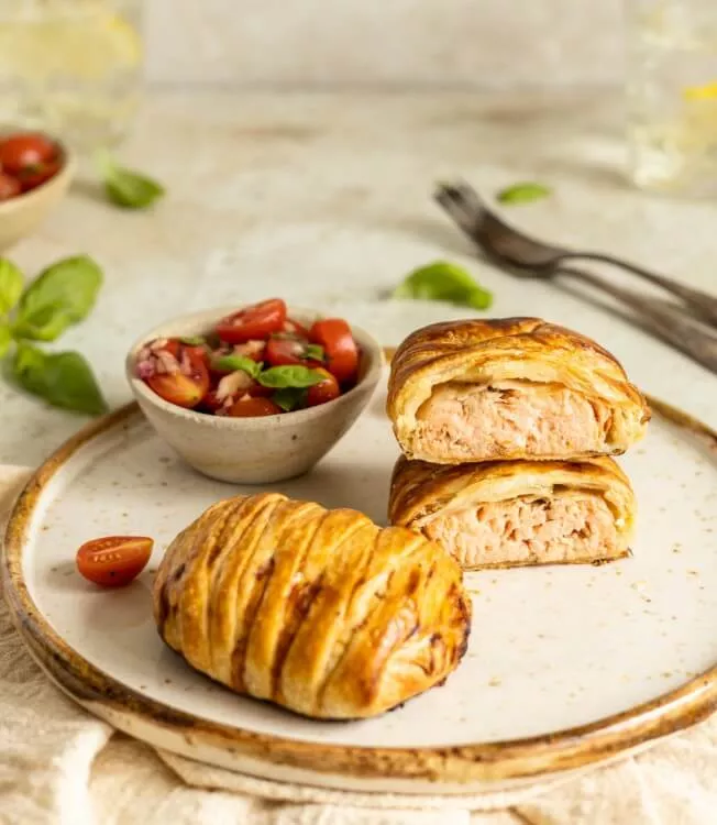 Fiskwellington med körsbärstomatsallad