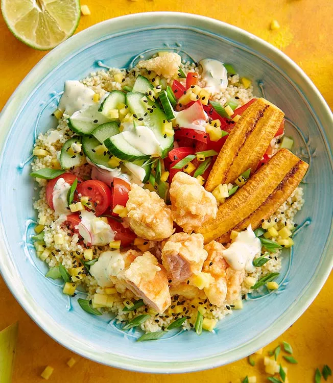 Tempura-lax Poke Bowl med couscous