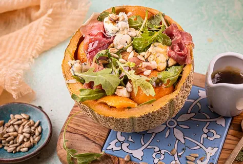 Ruccolasallad med melon och parmaskinka