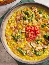 Röd linsdal med lök och mirin