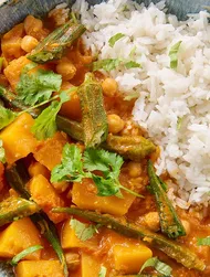 Pumpa- och okra-ragu med ris
