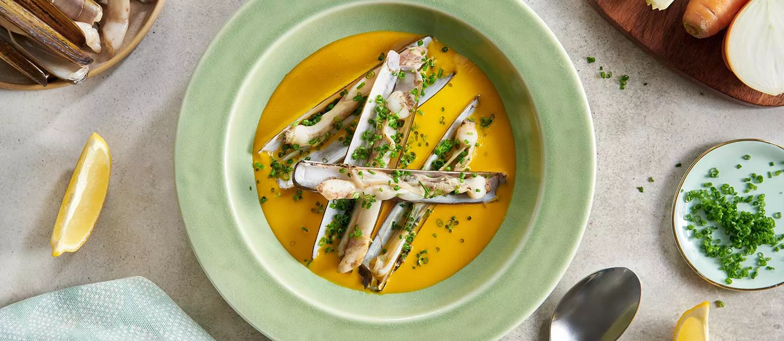 Krämig knivmusselsoppa med sojasås