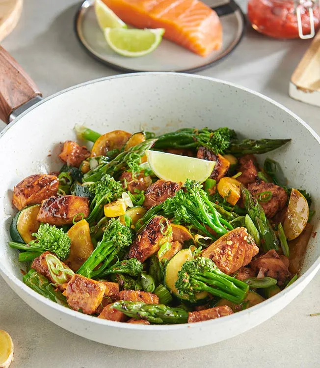 Kryddig lax & grönsaksröra med harissa
