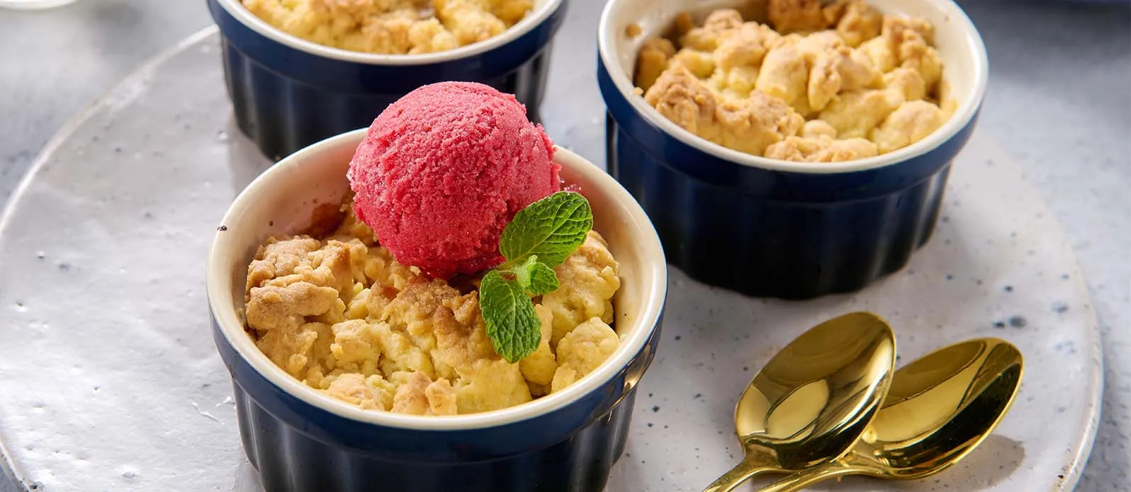 Päron- och äppelpaj med växtbaserad topping