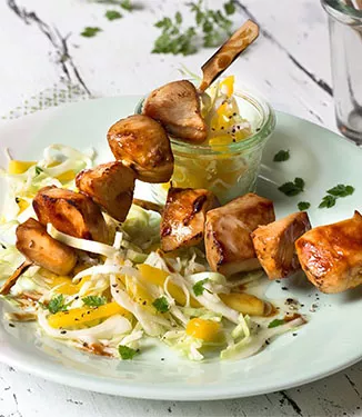 Kycklingspett med Mango Coleslaw