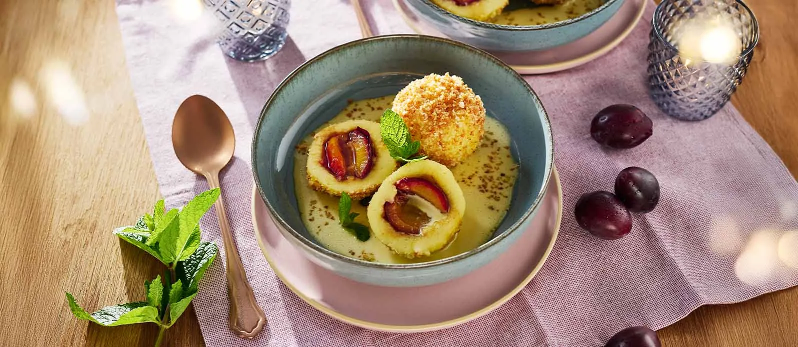 Bohemiska dumplings med plommon och panko