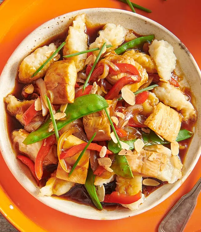 Halušky med öring, mandel och paprika