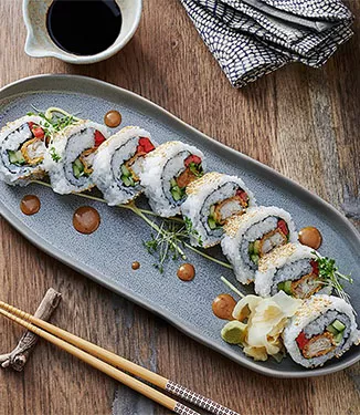 Rulle med fiskpinne (Uramaki)