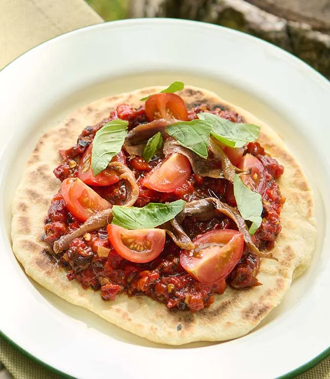 Tunnbröd med aromatisk pepparpasta