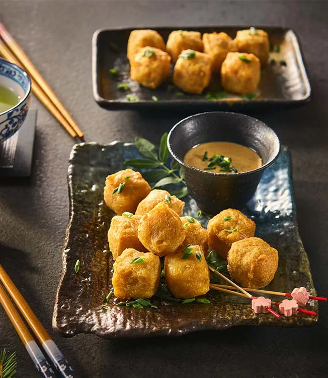 Fisktakoyaki med teriyaki-jordnötssås