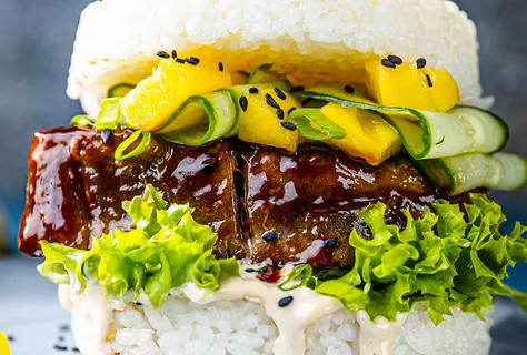 Revolution för risburgare med syrlig tonfisk