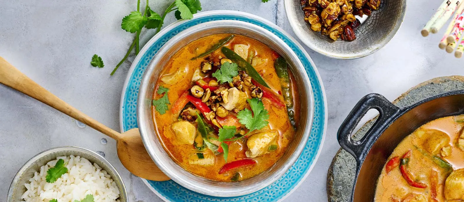 Röd thailändsk curry med kyckling och kokos