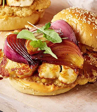 Teriyaki-blomkålsburgare med halloumi