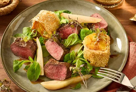 Hjortkött med kimchi-potatisstrudel