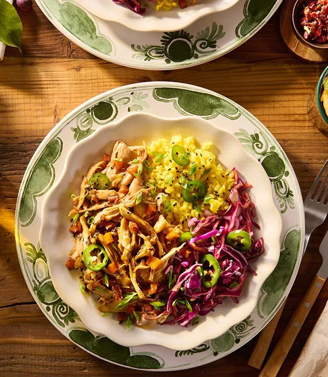 Pulled chicken med pumpa, gurkmejaris och coleslaw