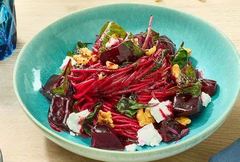 Spaghetti med teriyakirödbetor och getkrämost