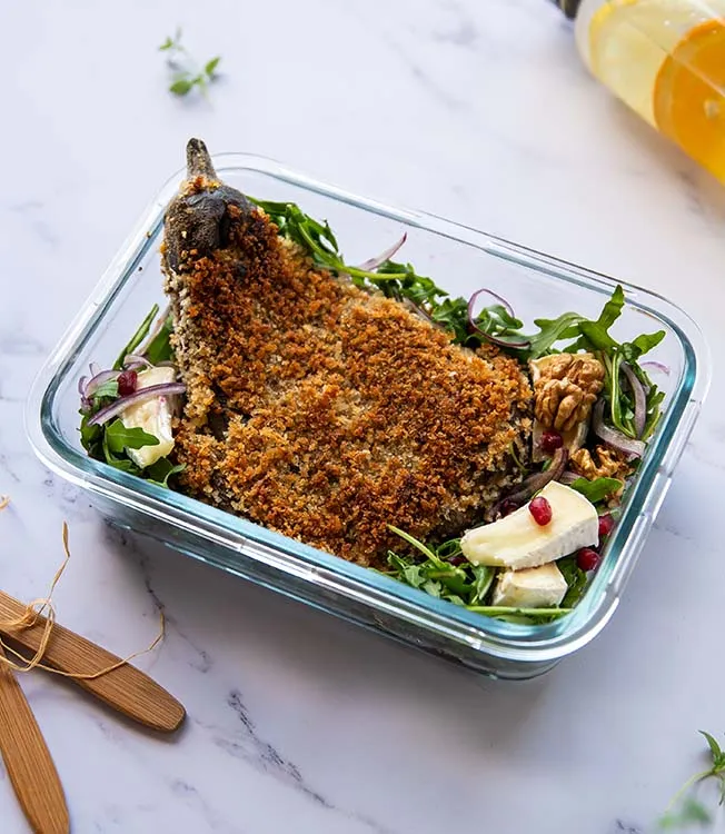 Krispig aubergine- och camembertsallad
