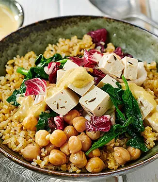 Hälsosam Bulgur & Kikärtsskål med vegansk fetaost