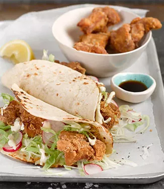 Karaage (friterade kycklingbitar) tacos med citrusmajonnäs