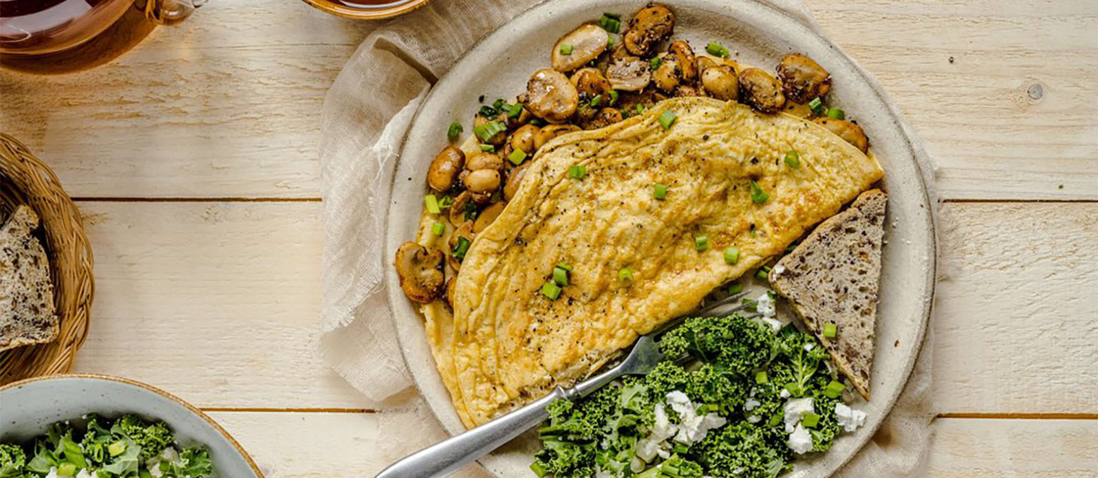 Omelett med champinjoner, grönkål och fetaost