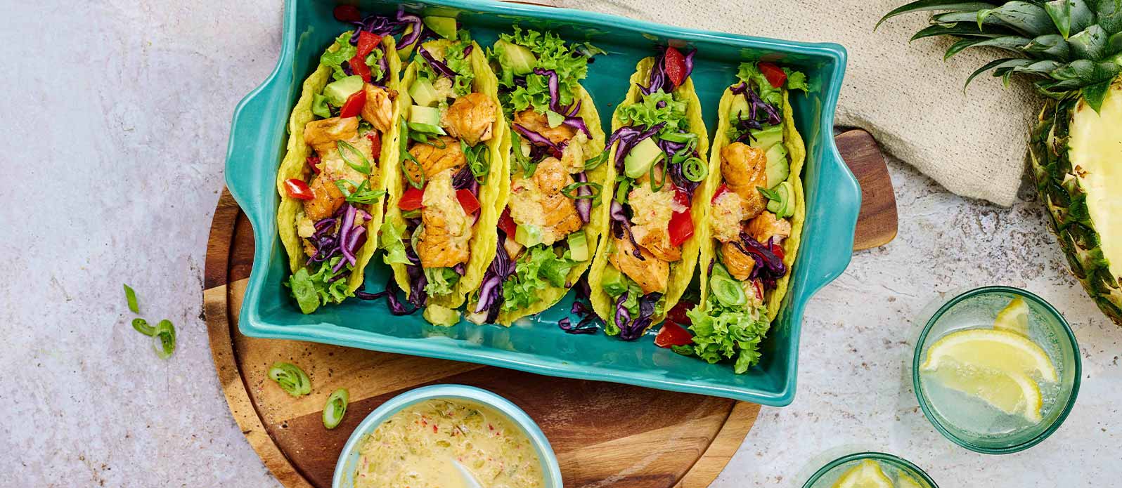 Ananasmajonnäsdipp med laxtacos