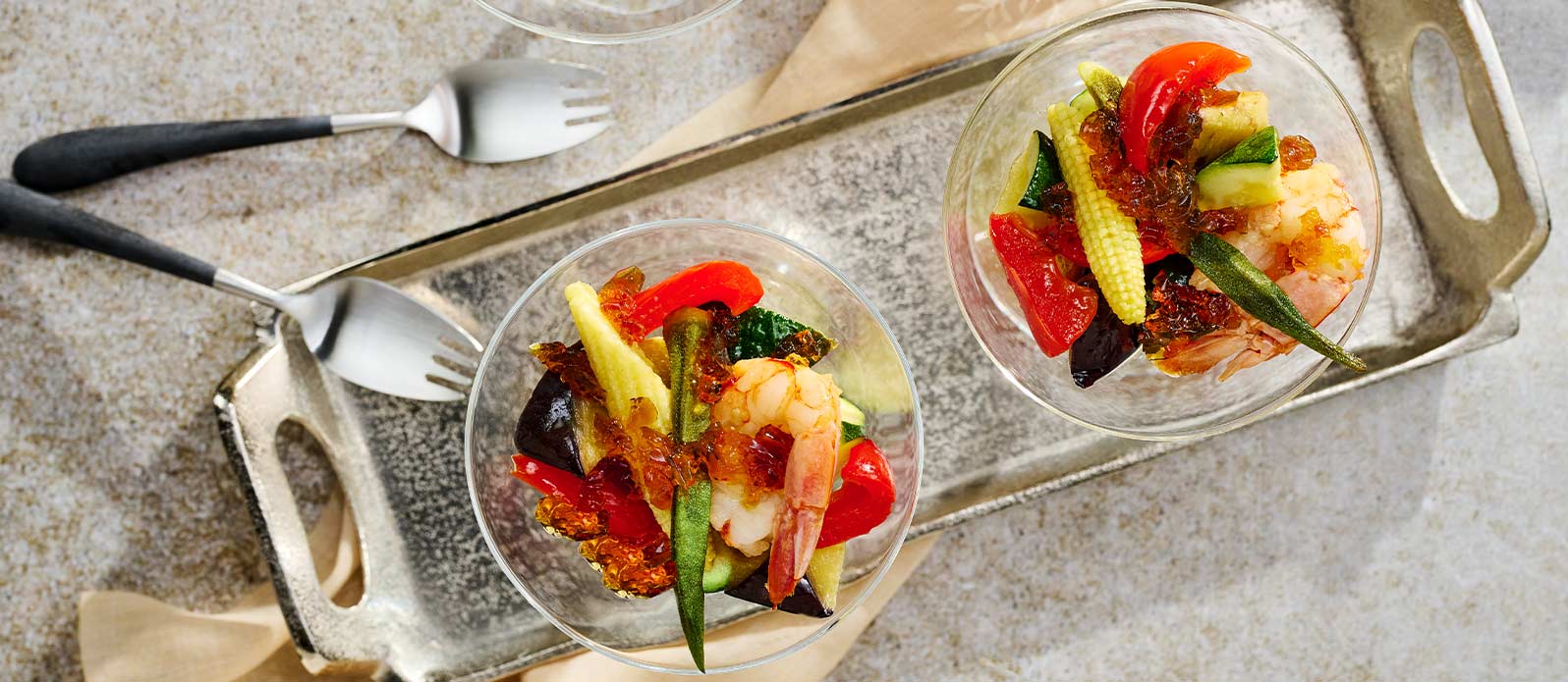 Grillade räkor och säsongens grönsaker med ponzu yuzu gelé
