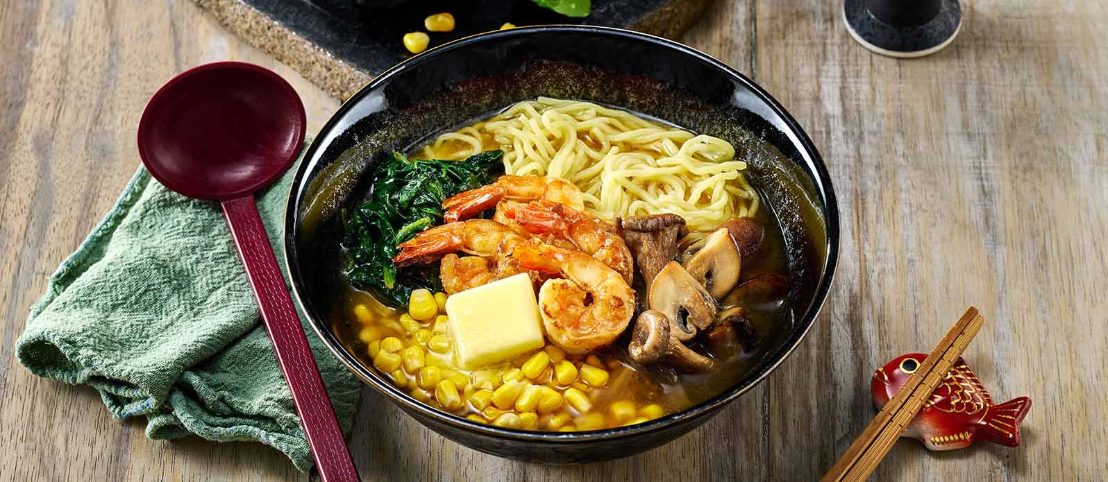 Miso ramen med friterade räkor