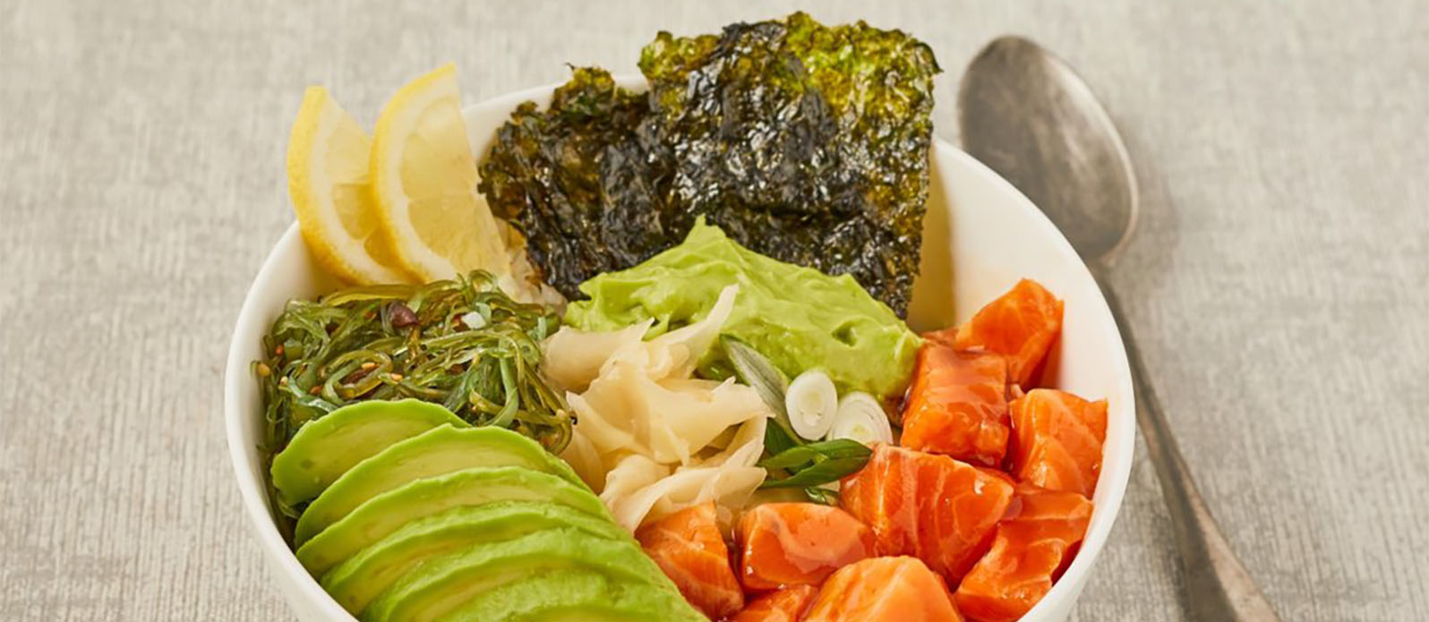 Japansk-inspirerad poké bowl