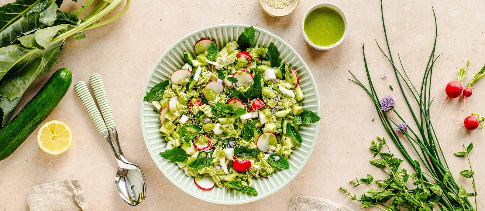 Kinakål- och spenatsallad