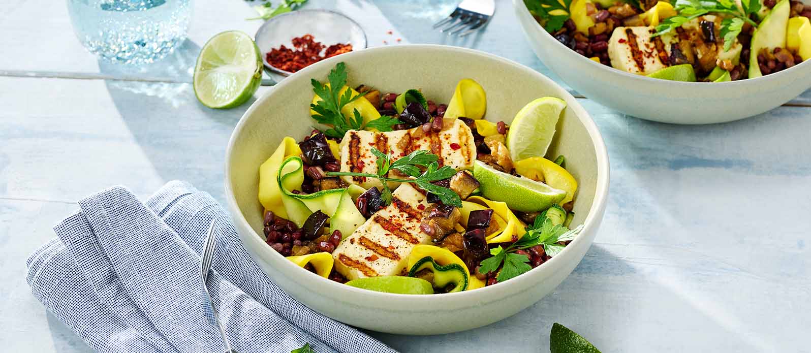 Zucchini-, bön- och auberginesallad