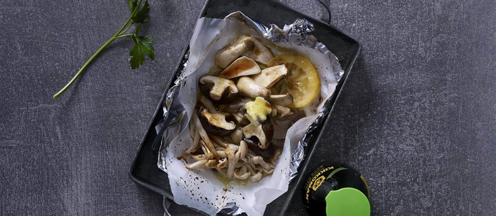 Smörgrillad ädelsvampblandning i foliepaket
